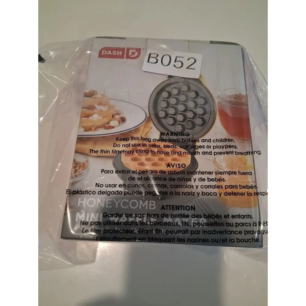 Dash Honeycomb Mini Waffle Maker 4